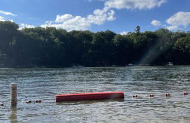 On a Whim Peaceful 2 bedroom home plus loft in charming lakefront community - Foto 24