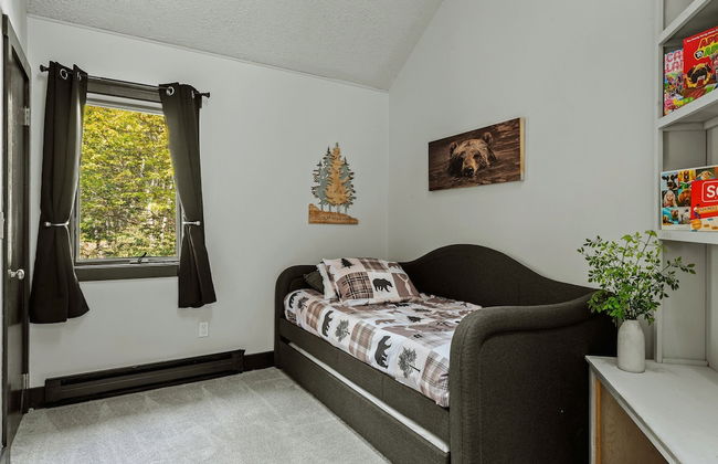 Pocono Bear Den by Avantstay Stylish Modern Deck w Grill Outdoor Dining - Foto 26