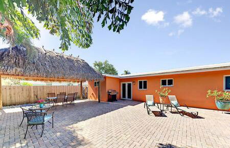 Hidden Gem Vacation Villa w Private Pool & TikiHut - Foto 58