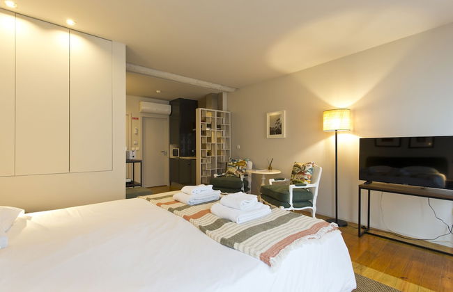 RVA Gustavo Eiffel Apartments - Photo 2