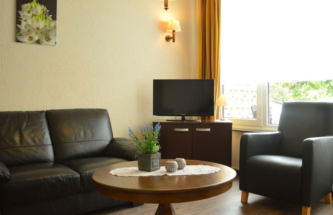 Snug Apartment in Schin op Geul Near Public Pool - Photo 28