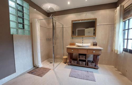 "Le petit bonheur" Gîte van 4 tot 12 personen met privé vijver van 2Ha - Foto 20