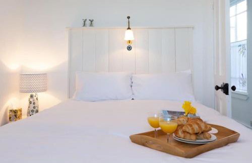 Janies Cottage~ Mousehole~Eclectic Interiors & Vintage Charm - Photo 1