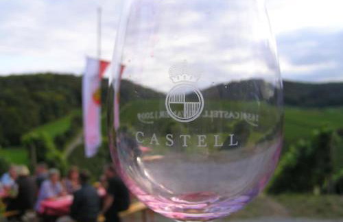 Holiday apartment in Castell with barbecue - Photo 28