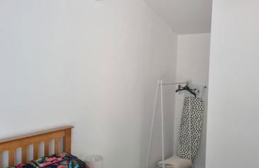 Private and Peaceful Space With Free Parking - Foto 5