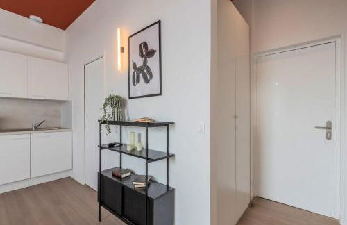 Studio équipé côté cour, parking gratuit - Foto 8