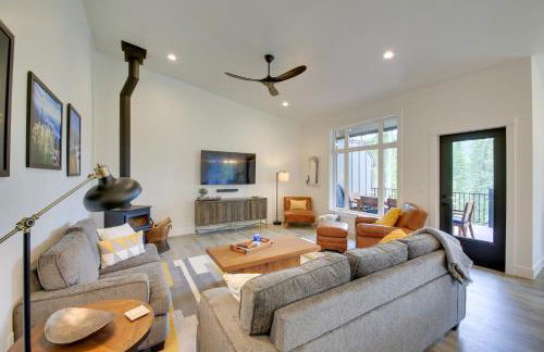 Elegant Priest Lake Townhome about 1 Mi From Lake - Foto 4