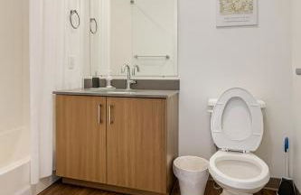 Birmingham Stay 2BR with Rooftop Amenities - Foto 15