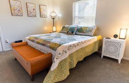 Main Retreat with King Bed in Master and has Garage - Photo 3