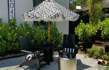 Walk to Best Eats and Shops and Stay in Style - Photo 1