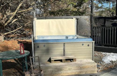 The Vault - Hidden Playroom For Couples - Private Hot Tub - Mountain Views - Riverfront - Foto 13