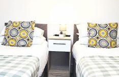 Cheadle l 2-Bed Flat l Near Airport & Christie - Photo 1