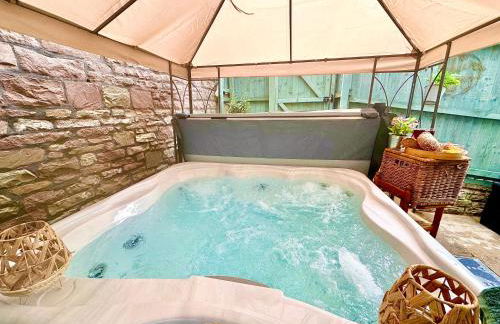 *Brecon Beacons,Log Burner, hot tub Dogs Welcome* - Photo 32