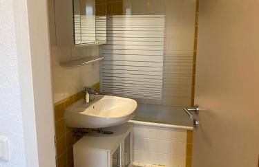 Zwei Zimmer Appartment mit Balkon und Stellplatz voll möbliert - Photo 8