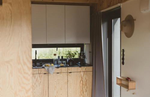 WymarzONE domki- z prywatnymi jacuzzi i kominkiem - Foto 31