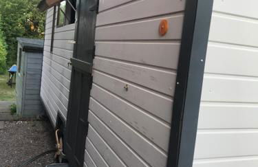 Tiny home - with private shower room in separate outbuilding - Foto 6