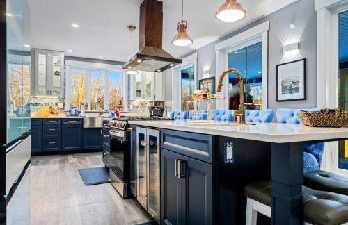 New Sunday River Ski Retreat with Hot Tub Spa - FirePit Sleeps 16 - Foto 65