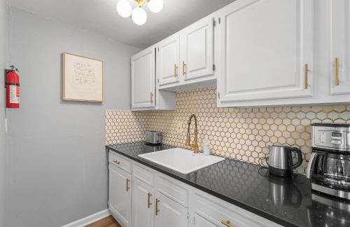 Lawrenceville Central !3 Large and Spacious One Bedroom Apartment with Free Street Parking - Foto 5