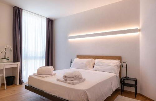 [Attico di Design] a 5 min da Centro e Fiera - Foto 6