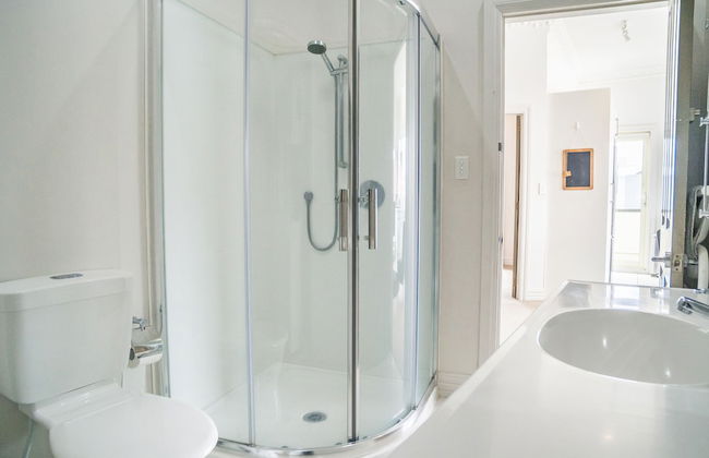 U Suites on Manners - Photo 55