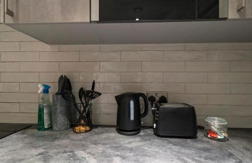 Solihull Flat For 2 with Fast WiFi with Free Secured Parking - Foto 29