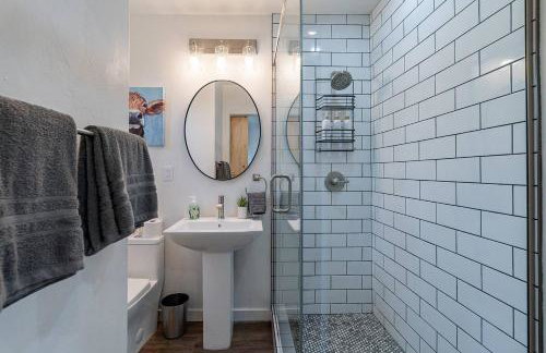 Downtown Bungalow -Duplex - EV Charger - Foto 18