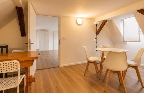 Large Group Apartment with 2 Bathrooms & Single Beds - Foto 54