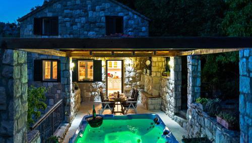 Stonehouse Korlat with open-air jacuzzi - Foto 3