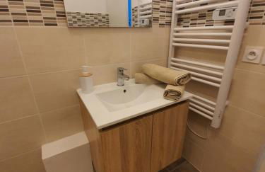 "Le Petit Paradis" au Centre Ville d'Oyonnax - Foto 25