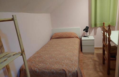 Disfrutar y relajarse en el Robledal - Foto 20