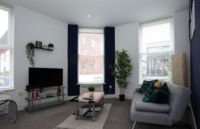 Cross St Boutique Apartment - Photo 15