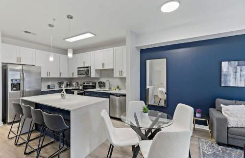 LUXE 1BD - 5 Min DT, Gym, Parking, W-D - Sleeps 6 - Foto 16