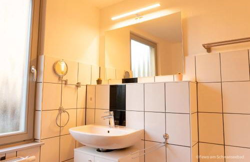 FEWO am Schwanseebad mit Garten - Ruhig, Familienfreundlich und Zentrumsnah - Foto 8
