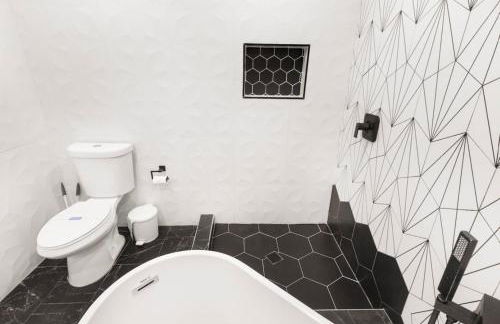 Escondido Front Unit 3-BR by SD STAY - Foto 36