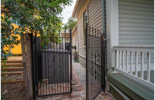 Exquisite Studio Guesthouse Near Downtown's Core! - Foto 35