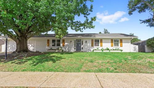 Ranch Home Gem 5BR Home Sleeps 12 with Game Room - Foto 2