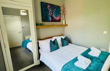 Garrick's Suite-Home away from Home- suitable for couples retreat, Contractors and NHS- free parking - Foto 7