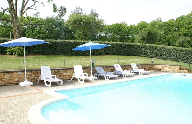 Spacious Holiday Home in Besse With Swimming Pool - Foto 37
