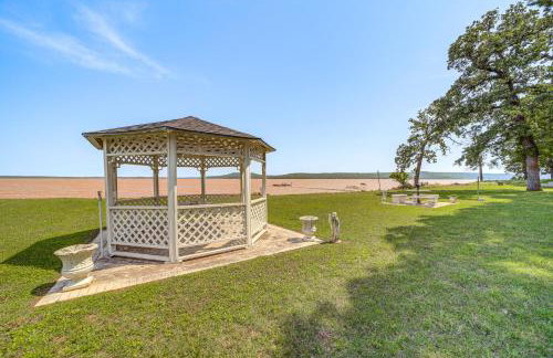 Waterfront Lake Eufaula Home Dock and Beach Access! - Foto 1
