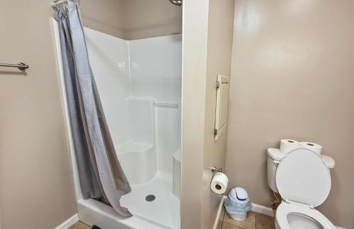 Comfy King Bed Townhouse with Outdoor Sitting Area - Foto 6