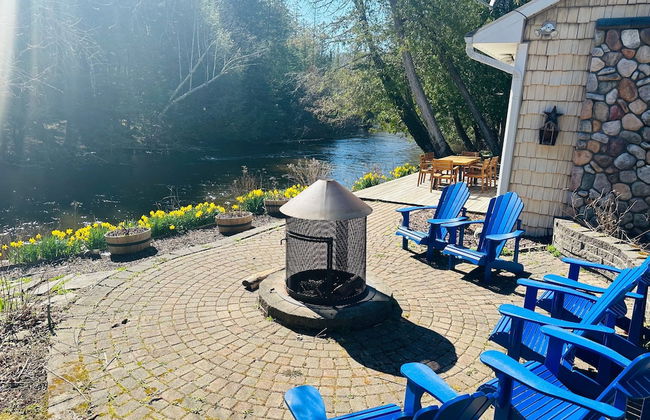 Boardman Monarch Upscale River Lodge HOT Tub! - Foto 33