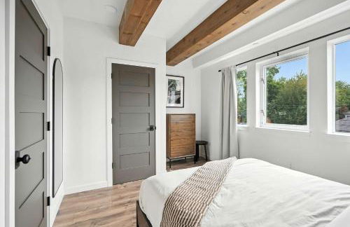 Kerns 6BR - New Spanish Style Group Stay - Photo 40