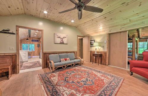 Secluded Family Cabin Less Than 1 Mi to Lake Michigan! - Foto 17