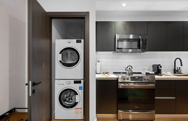 Apt with Stunning View at Downtown Miami - Photo 13