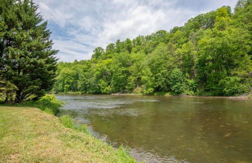 2Bd Riverfront with Expansive Outdoor Space, River Access, Fire Pit - Foto 25