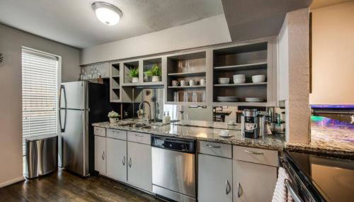 Stylish Dallas Condo Resort-Style Pool - Foto 4