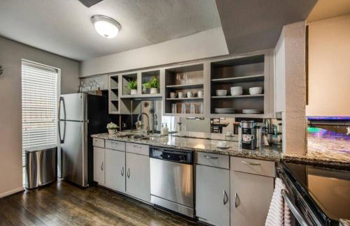 Stylish Dallas Condo Resort-Style Pool - Foto 4