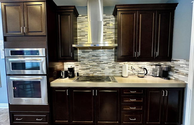 Spacious 4-Bedroom Retreat - Photo 19