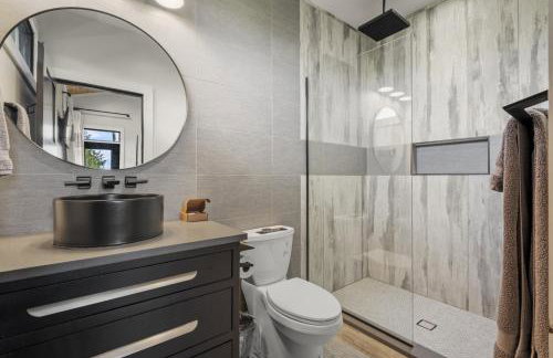 Luxury Hot-Tub WiFi - A Red River Barnhouse - Foto 15