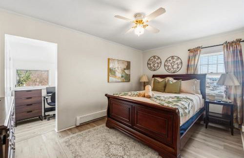 Family Retreat Near NYC w/ Parking & Views - Foto 10